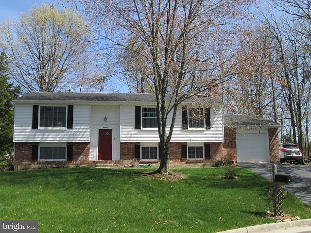 1st image of 13 Bayberry Ct