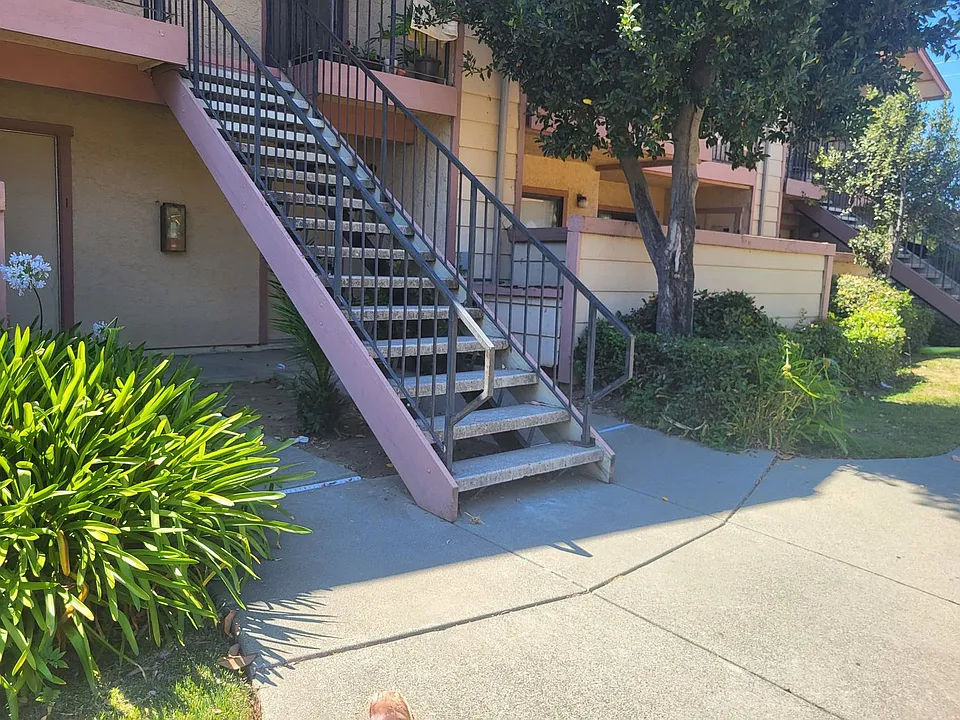 818 E Tabor Ave