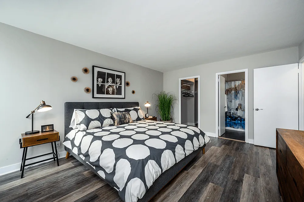 The Bryn - 5600 N Sheridan Rd — Photo 4