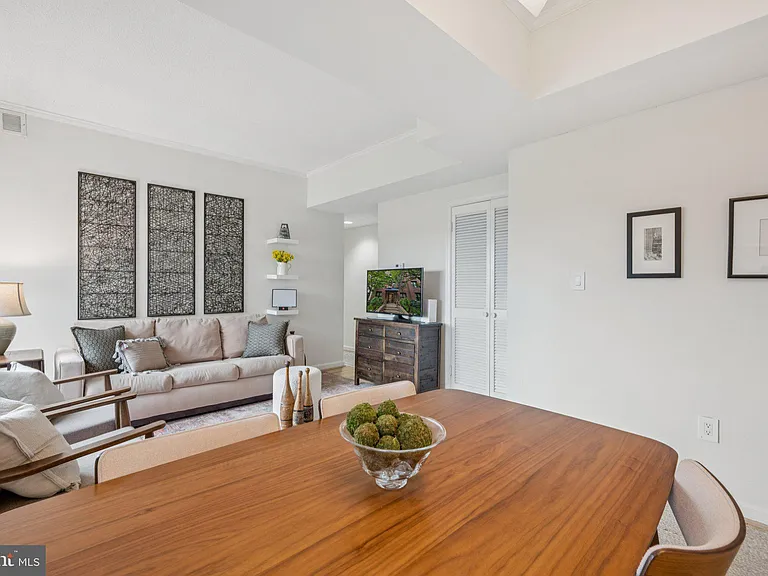1812 Vernon St NW #34 — Photo 8