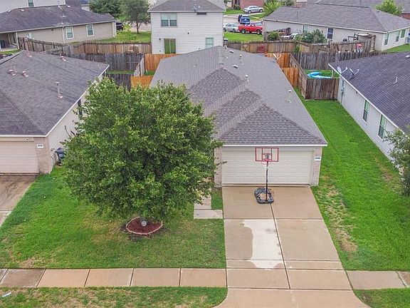 4th image of 2726 Roaring Oaks Ln
