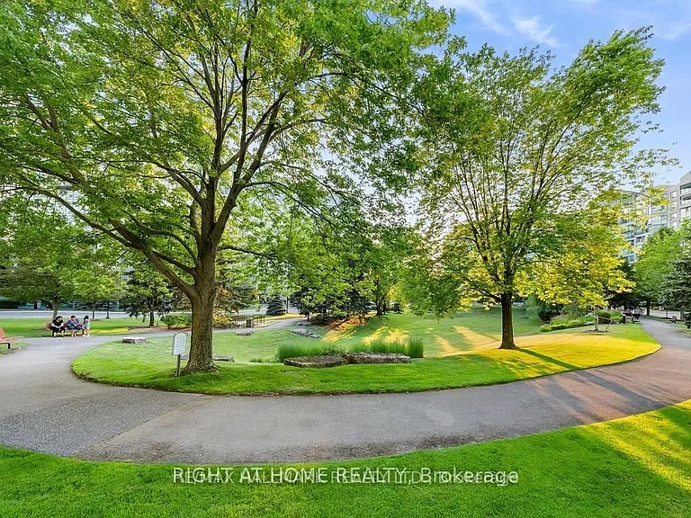 7805 Bayview Ave #1120 — Photo 41
