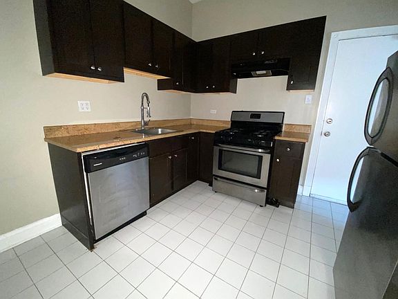 3rd image of 1507 N Sedgwick St #2SE