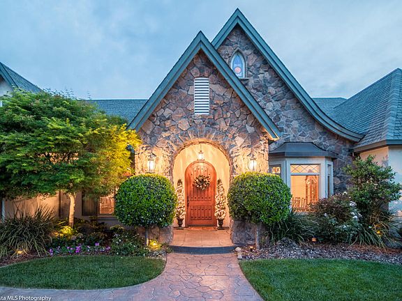 2nd image of 2490 Crescent Moon Ct