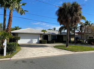 11875 4th St E, Treasure Island, FL 33706