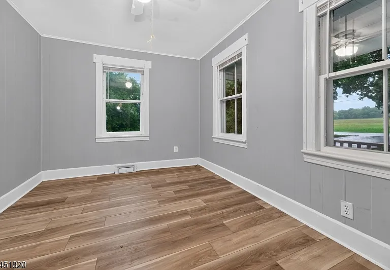 11 Pulaski Rd — Photo 11
