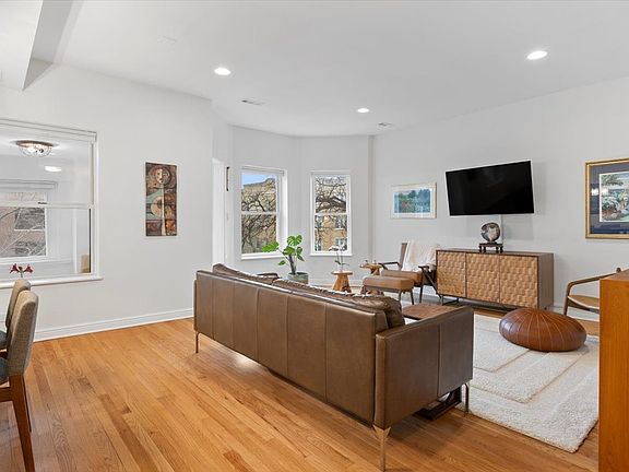 2nd image of 4655 N Winchester Ave #2N