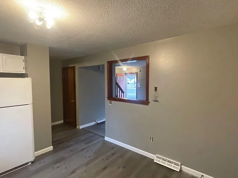 65 Wisteria St — Photo 6