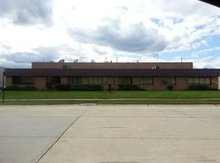 2335 Alger Dr, Troy, MI 48083