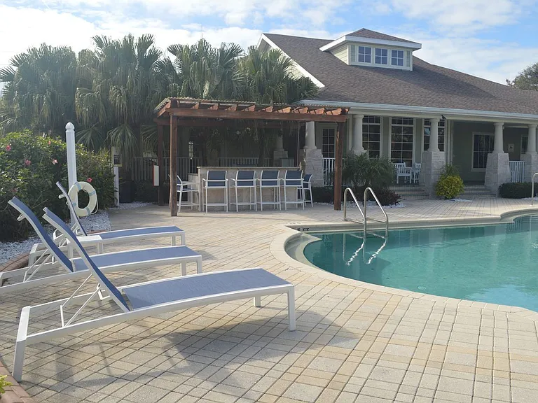 Springs at Palma Sola Apartments — Photo 41