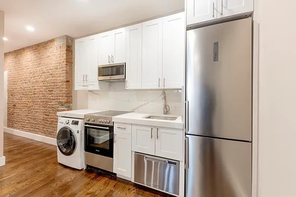 Rented by Douglas Elliman | media 14