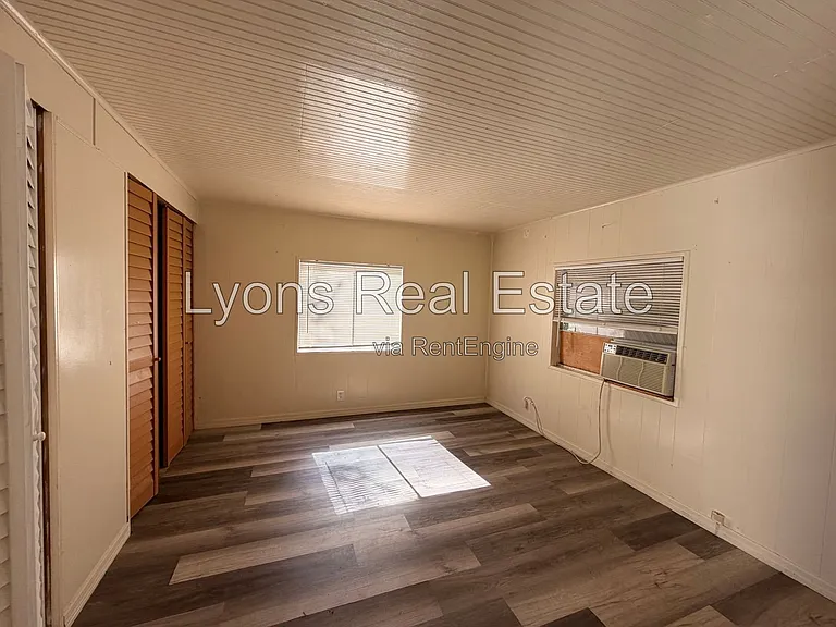 7555 Ebson Dr — Photo 7