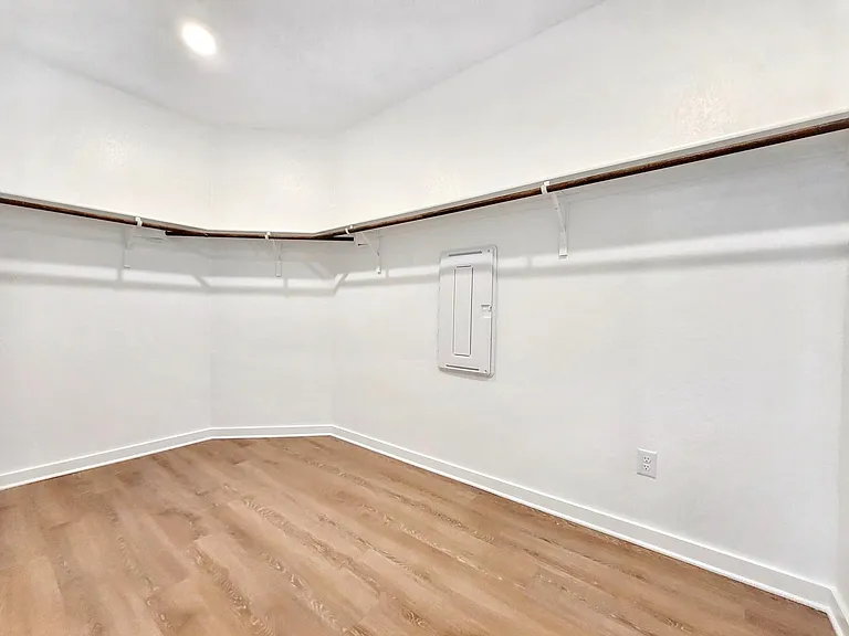 2329 Gabriels Horn Rd — Photo 13