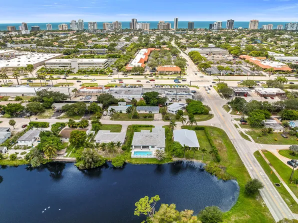 4584 W Alhambra Cir, Naples, FL 34103