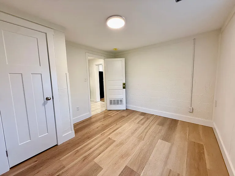 122 N Roosevelt St — Photo 14