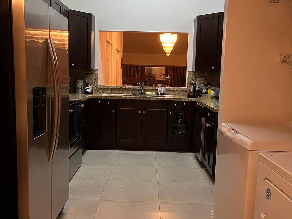 1st image of 522 NE 199th Ln