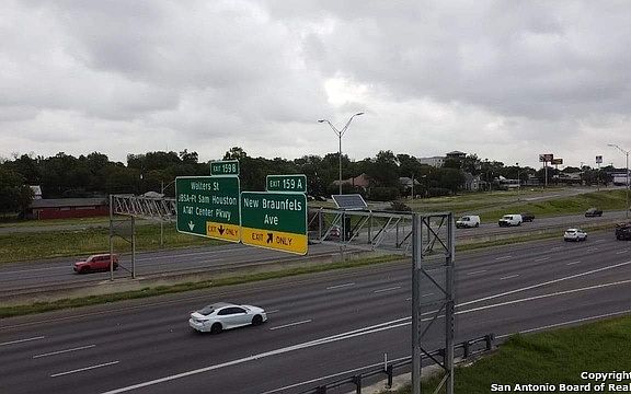 2nd image of 2002 N Interstate Highway 35