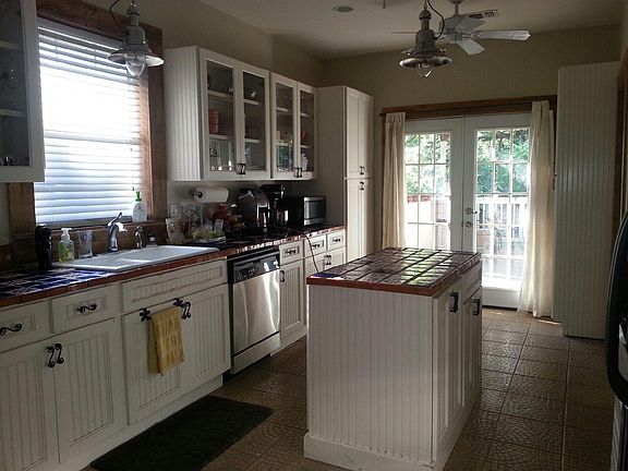 2nd image of 211 Elmhurst Ave
