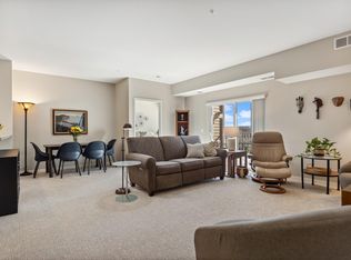 7070 153rd St W APT 304, Apple Valley, MN 55124