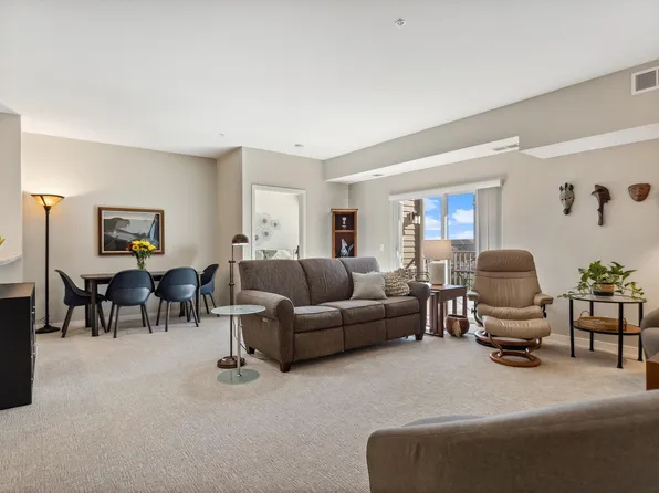 7070 153rd St W APT 304, Apple Valley, MN 55124