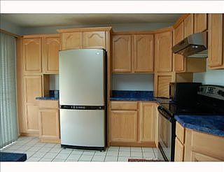 3rd image of 830 Glendale Ct