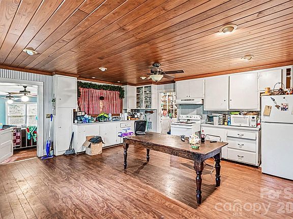 4th image of 1116 Medlin Rd