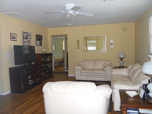 3rd image of 12 Palm Springs Ct