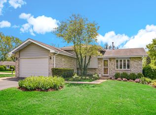 300 W Woodlawn Rd, New Lenox, IL 60451