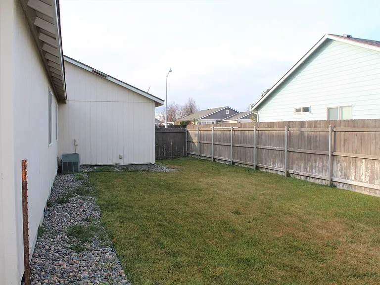 4811 Cleveland Ln — Photo 12