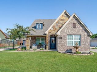 516 Heritage Trl, Burleson, TX 76028