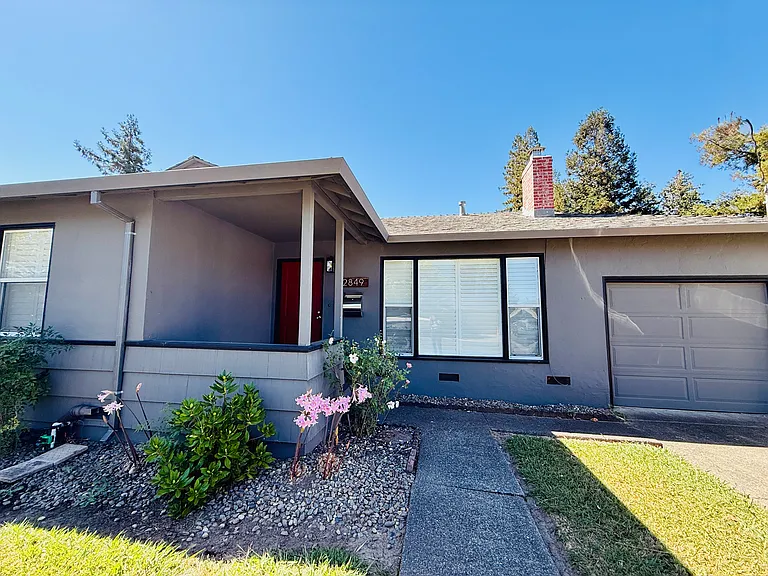 2849 Cypress St — Photo 2