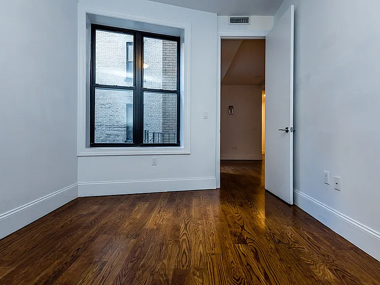 1635 Putnam Ave #2B — Photo 2