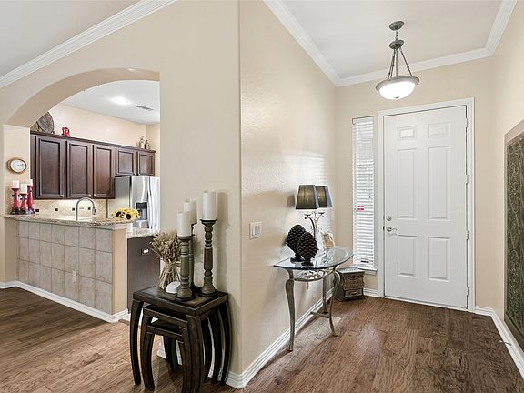 4th image of 9300 Malibu Ct