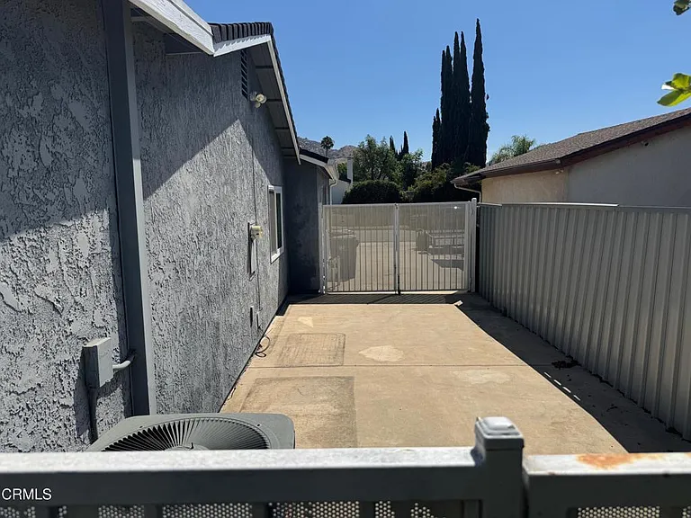 2093 Vera Ct — Photo 18