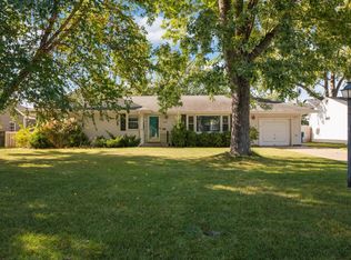 6916 Southdale Rd, Edina, MN 55435