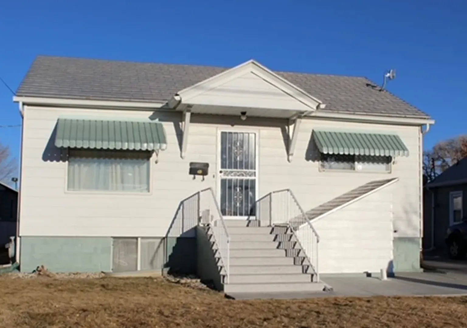 355 South — Photo 2