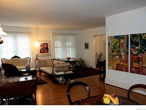 5th image of 45 Fordham Dr