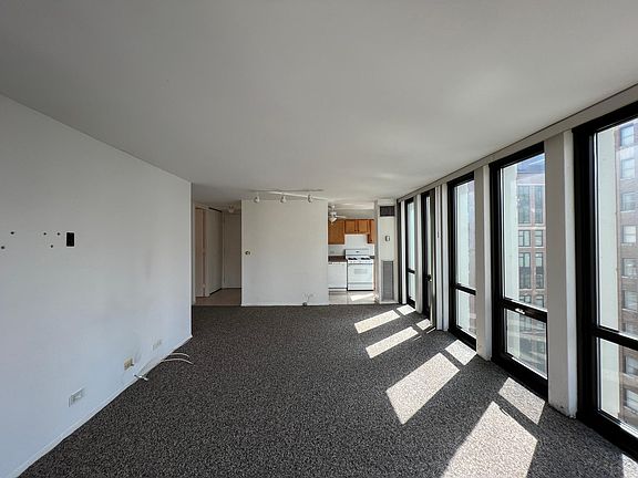 4th image of 1 E Scott St APT 1110