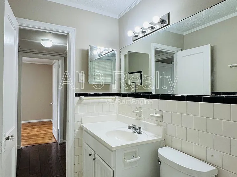 301 Bradley Dr — Photo 17