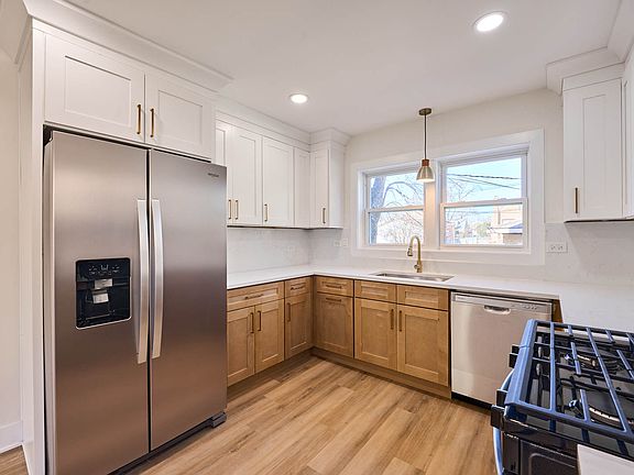 3rd image of 4232 W 109th St