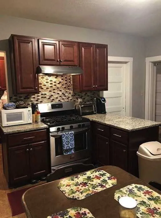 11 bed, $18,300 — Photo 3