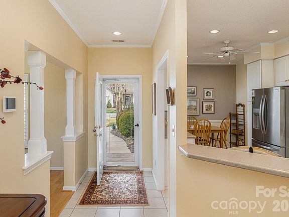 5th image of 119 Cambridge Dr