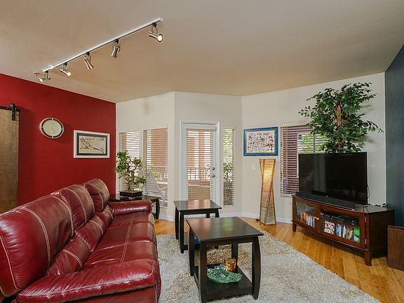 5th image of 620 State St Unit 217