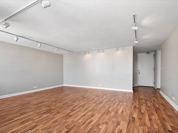 4th image of 5701 N Sheridan Rd APT 30F