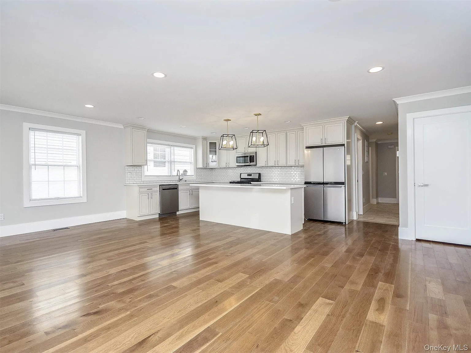 4 bed, 4.5 bath, 2172 sqft, $8,500 — Photo 4