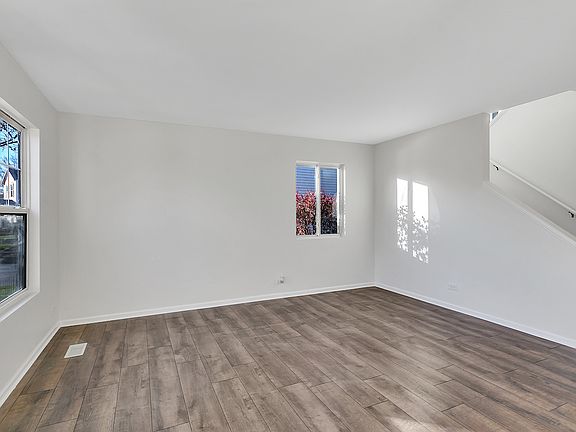 4th image of 253 E Camden Ln