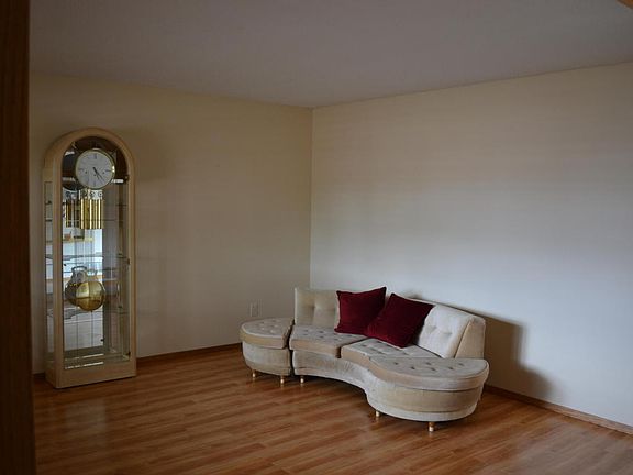 5th image of 3612 Yosemite Dr NE