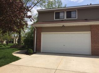 939 Pinetree Cir S #0, Buffalo Grove, IL 60089
