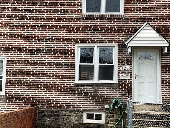 3rd image of 228 Crestwood Dr