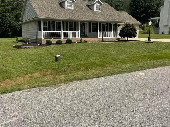 117 Jeremy Dr, Carterville, IL 62918